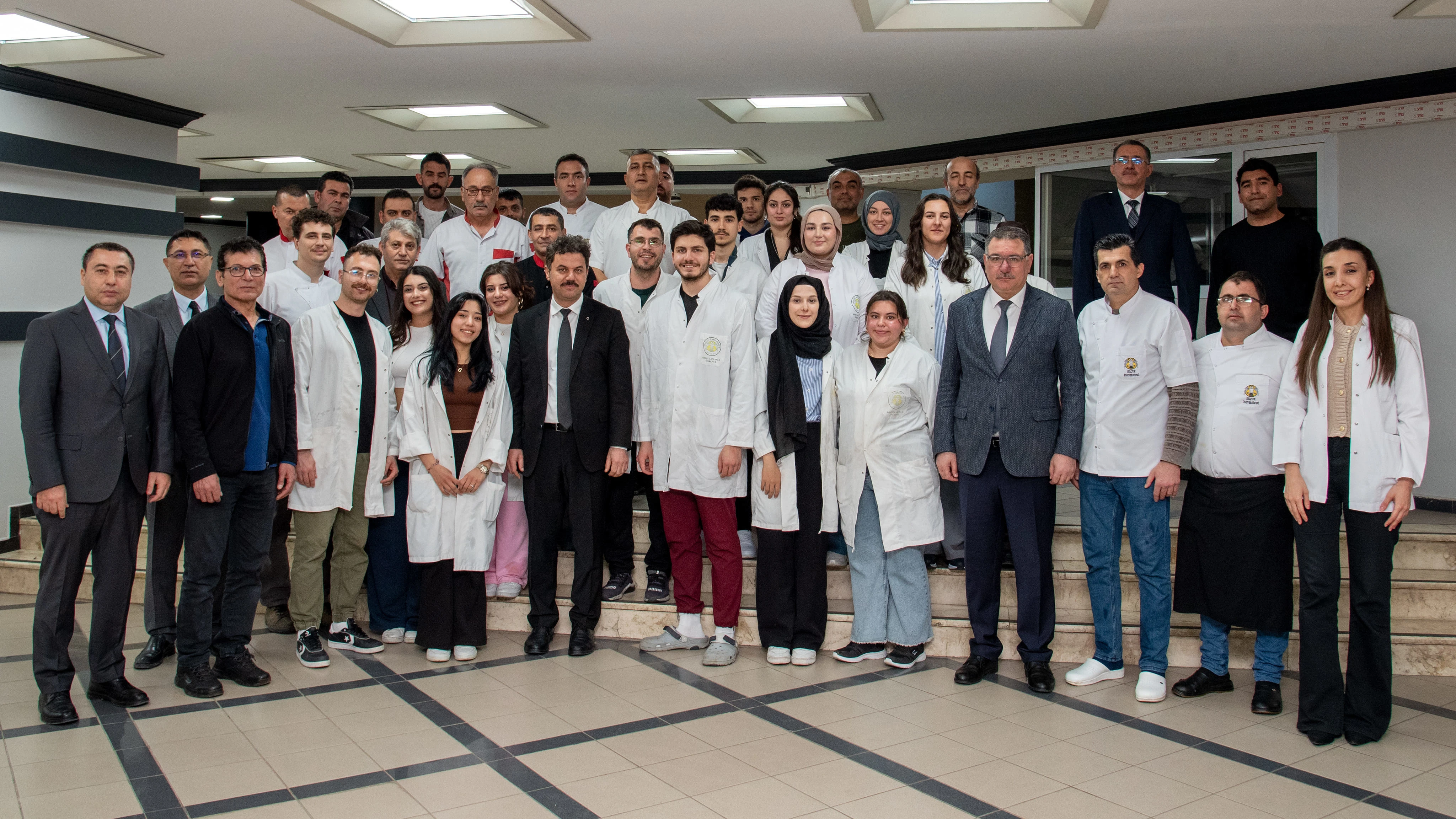 Rektör Yılmaz öğrencilerle iftar yemeğinde bir araya geldi